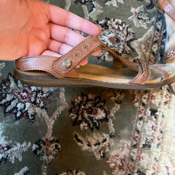 Earth origins Brown Sandals - Picture 4 of 4